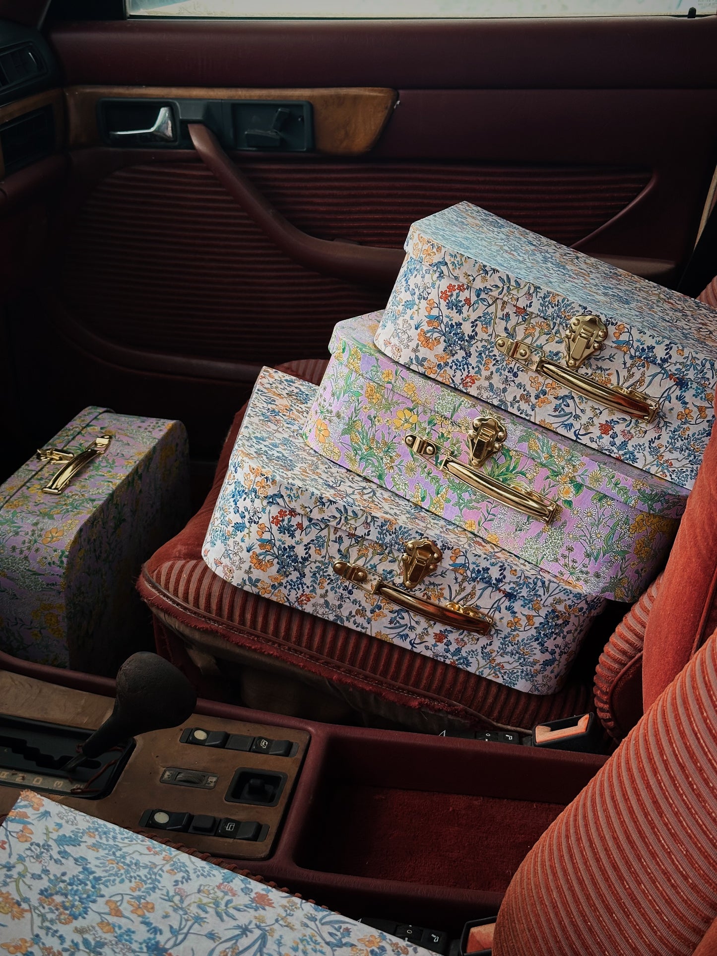 علبة رمضان الزمان مع حذاء وجوارب